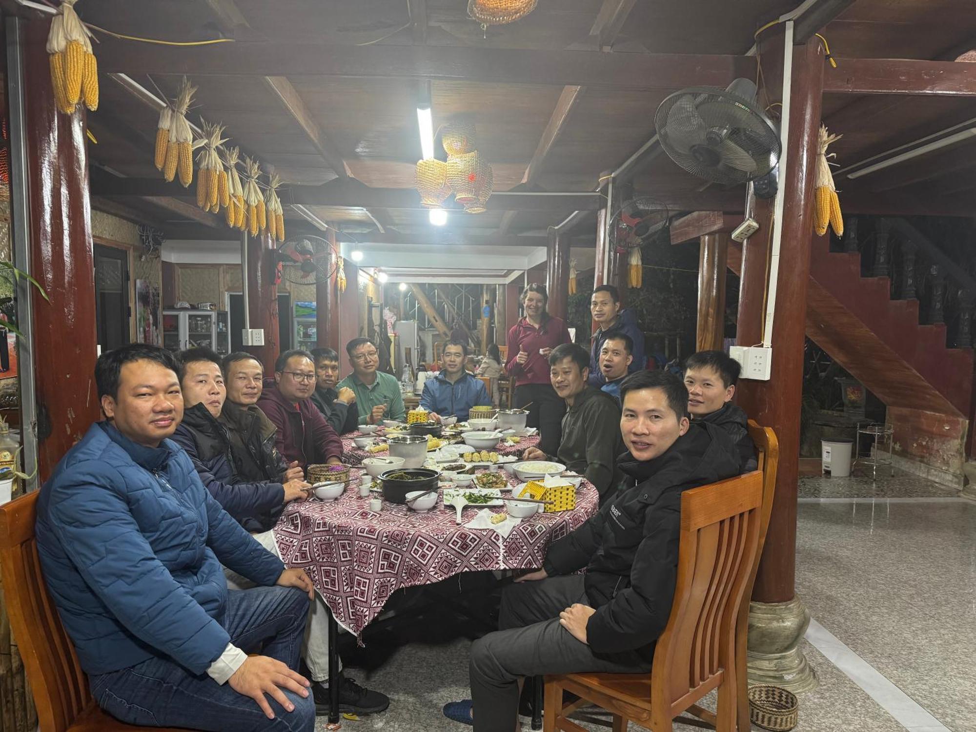 Minh Ngoc Homestay Dien Bien Phu Ban Him Lom ภายนอก รูปภาพ