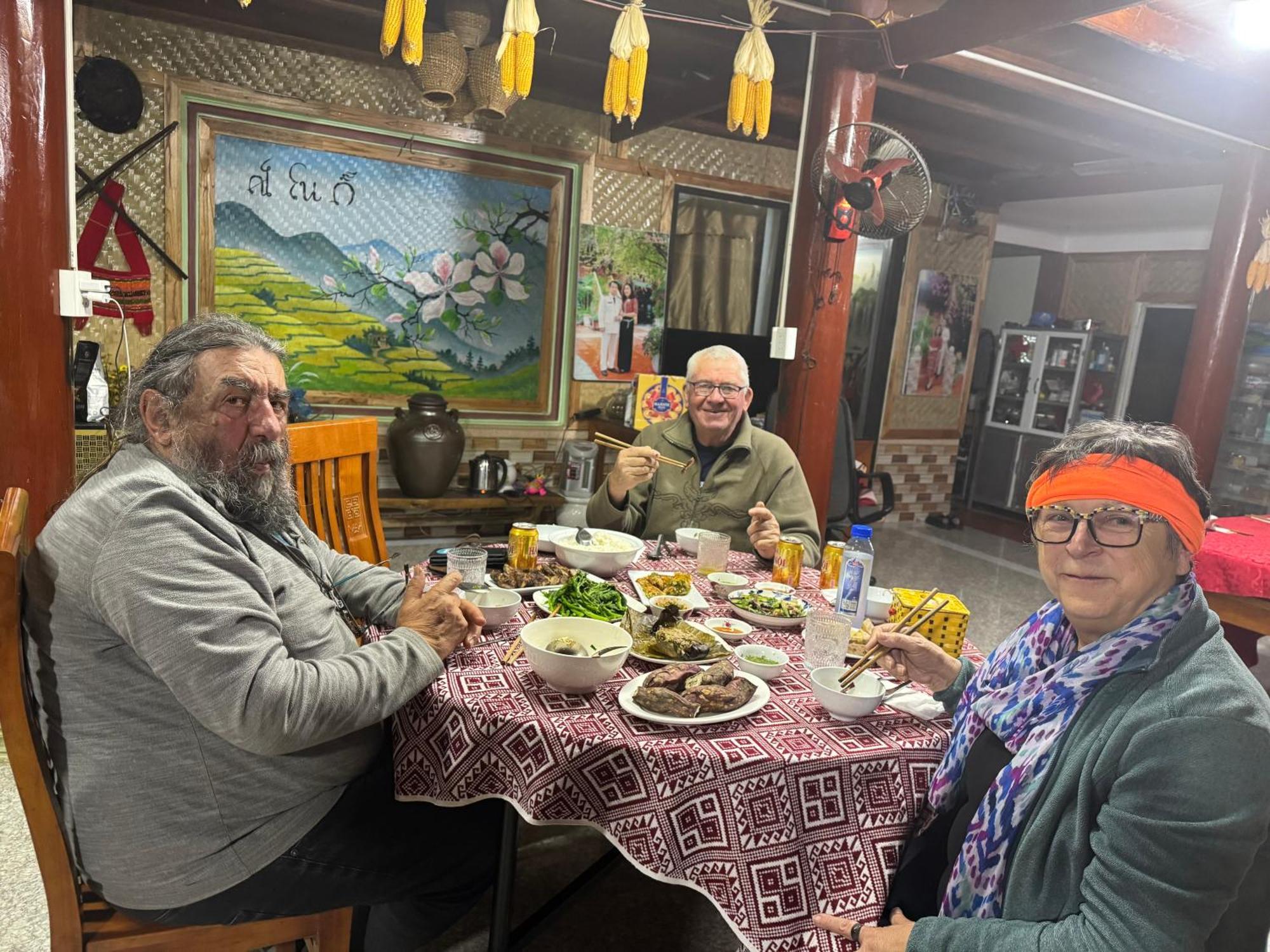 Minh Ngoc Homestay Dien Bien Phu Ban Him Lom ภายนอก รูปภาพ